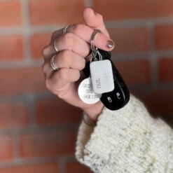 Bluetooth Tracker "Wir Hängen An Dir!" 14 Bluetooth Tracker "Wir Hängen An Dir!" -KleineGeschen Geschaft Produktshooting Emotionen Eigenprodukte 1200x1200 10 81242