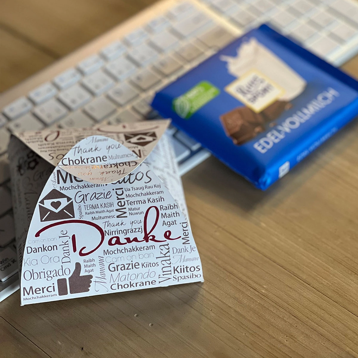 Geschenkpaket "Danke International" - Ritter Sport 1 Geschenkpaket "Danke International" - Ritter Sport