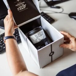 Geschenkset "Für Die Crème De La Crème" 14 Geschenkset "Für Die Crème De La Crème" -KleineGeschen Geschaft WP13308 VH 93378