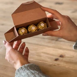 Geschenkverpackung "Ein Besonderer Genuss" - Rocher -KleineGeschen Geschaft WP Geschenkverpackung Genuss Rocher 5 869534UjpvNqjeS7xa